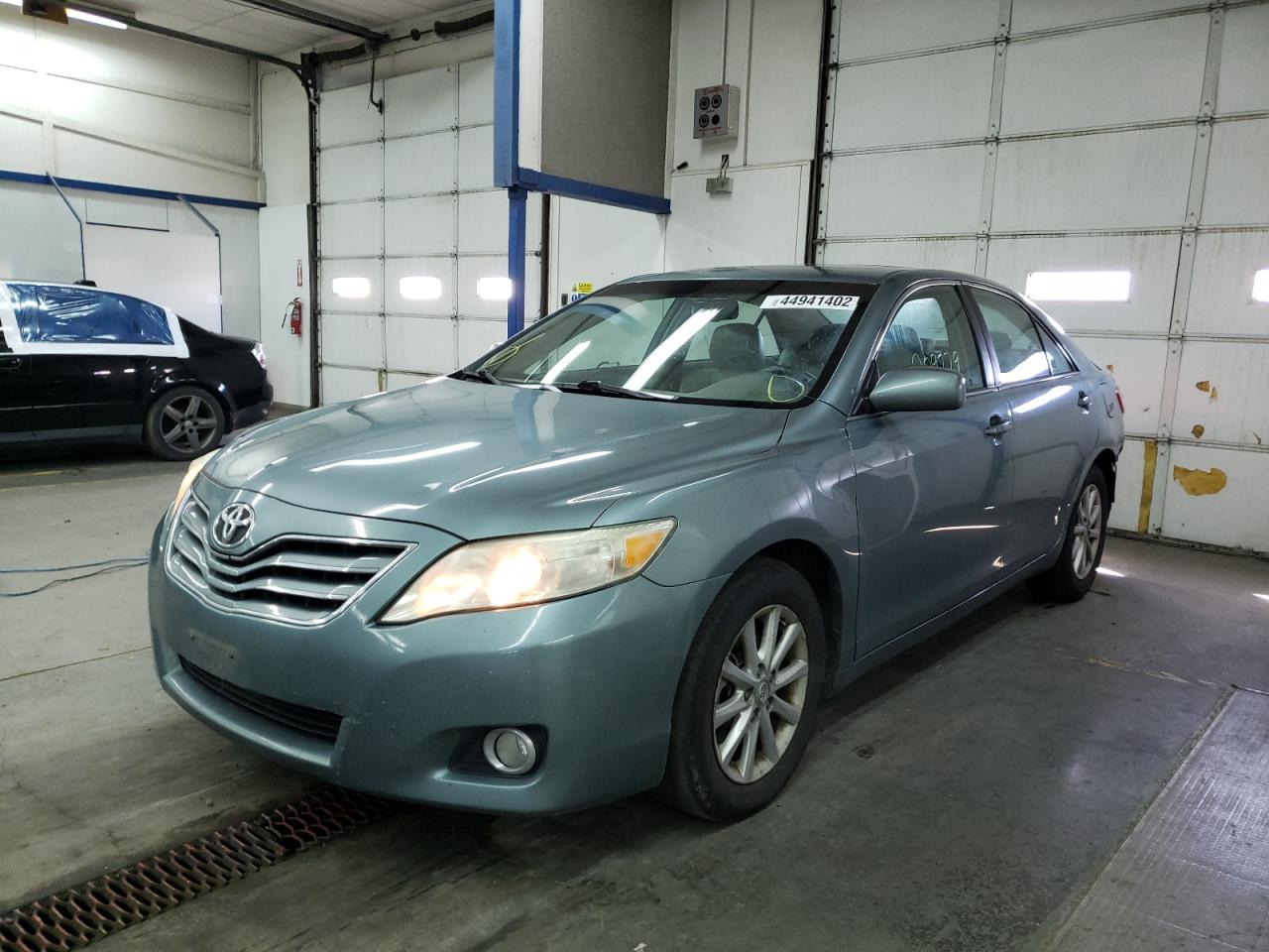 Photo 2 from auction – 2011 TOYOTA CAMRY BASE with VIN 4T1BF3EK5BU693240