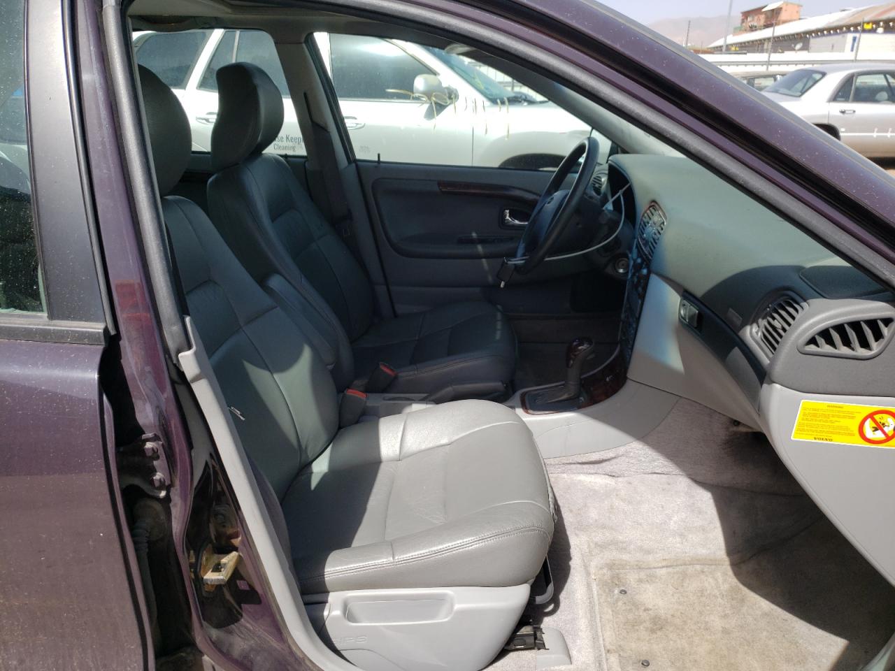 Photo 5 from auction – 2000 VOLVO S40 with VIN YV1VS2558YF559203