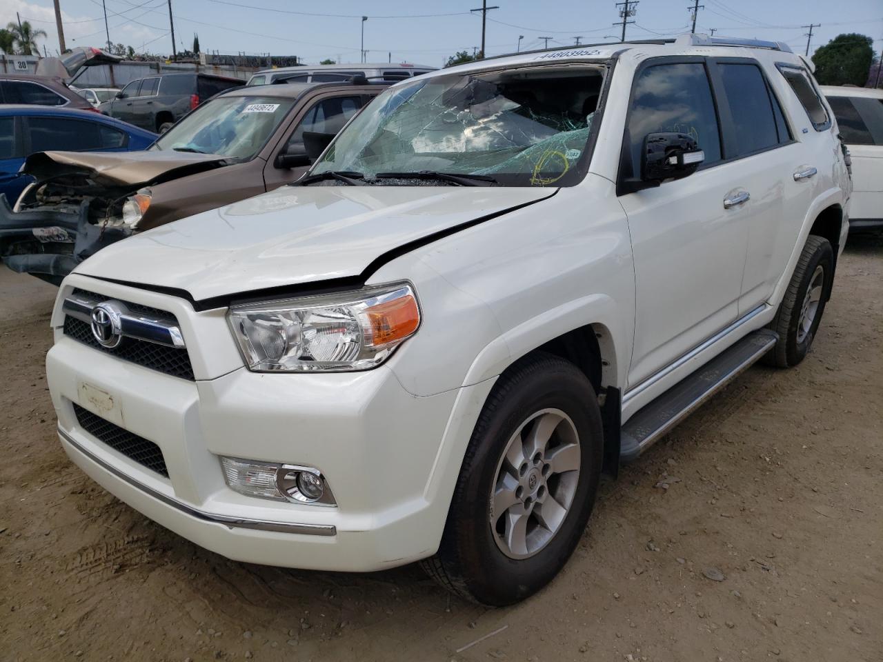 Photo 2 from auction – 2011 TOYOTA 4RUNNER SR with VIN JTEZU5JR0B5023625