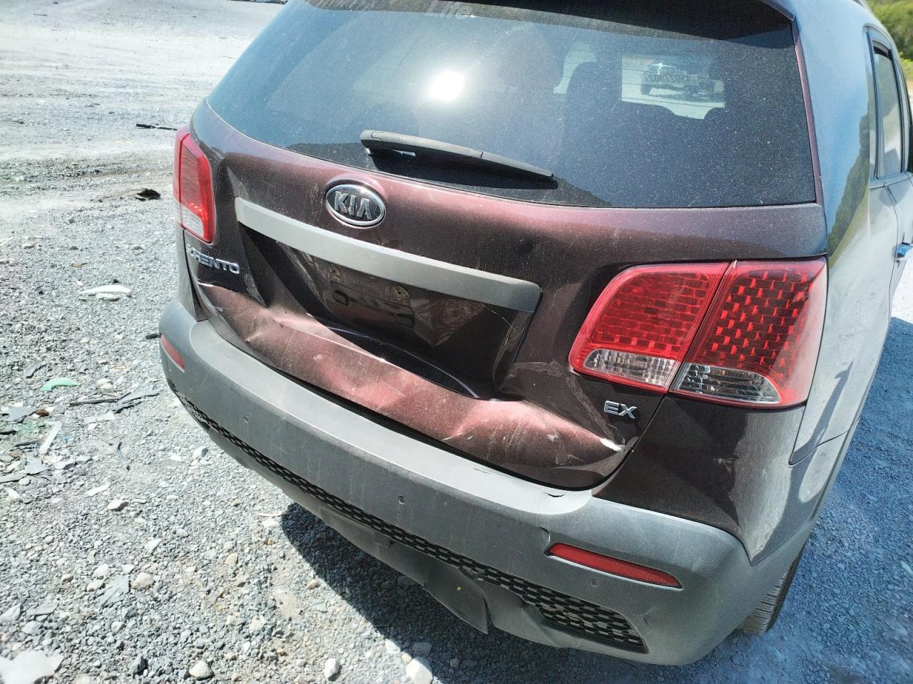 Photo 9 from auction – 2011 KIA SORENTO EX with VIN 5XYKU3A11BG055513