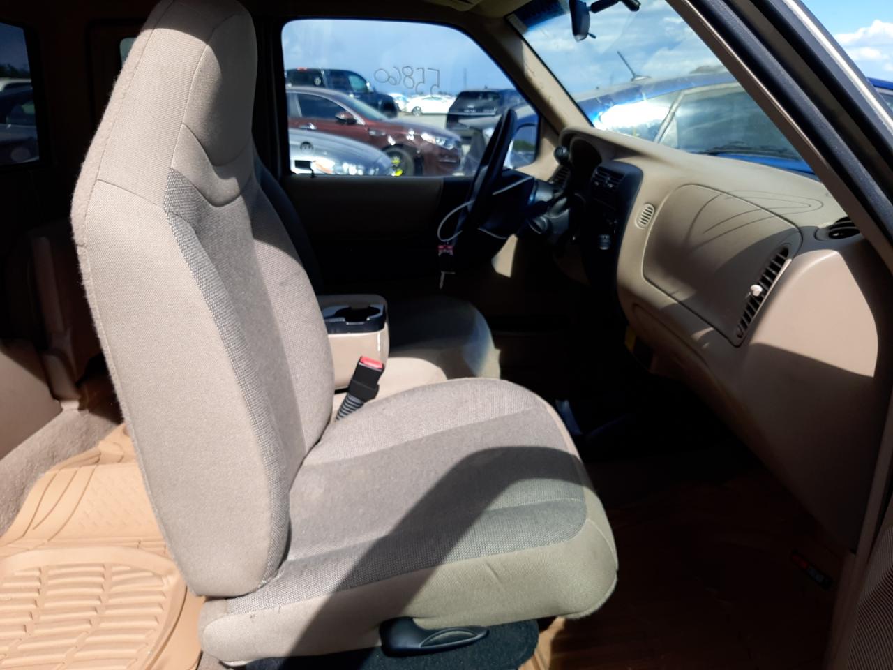 Photo 5 from auction – 2002 FORD RANGER SUP with VIN 1FTYR44U12PA54589