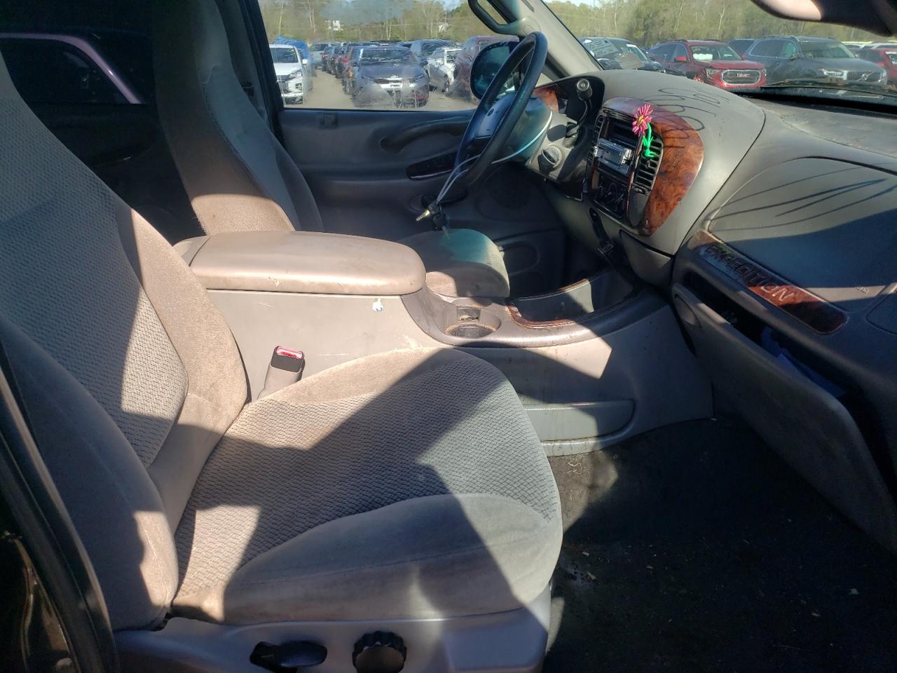 Photo 5 from auction – 2000 FORD EXPEDITION with VIN 1FMPU16L4YLC50812