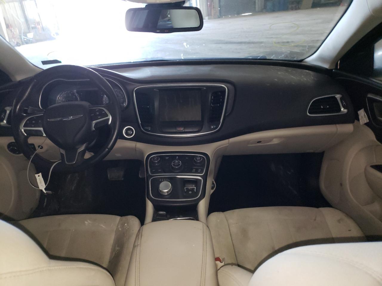 Photo 9 from auction – 2015 CHRYSLER 200 LIMITE with VIN 1C3CCCAB0FN646614
