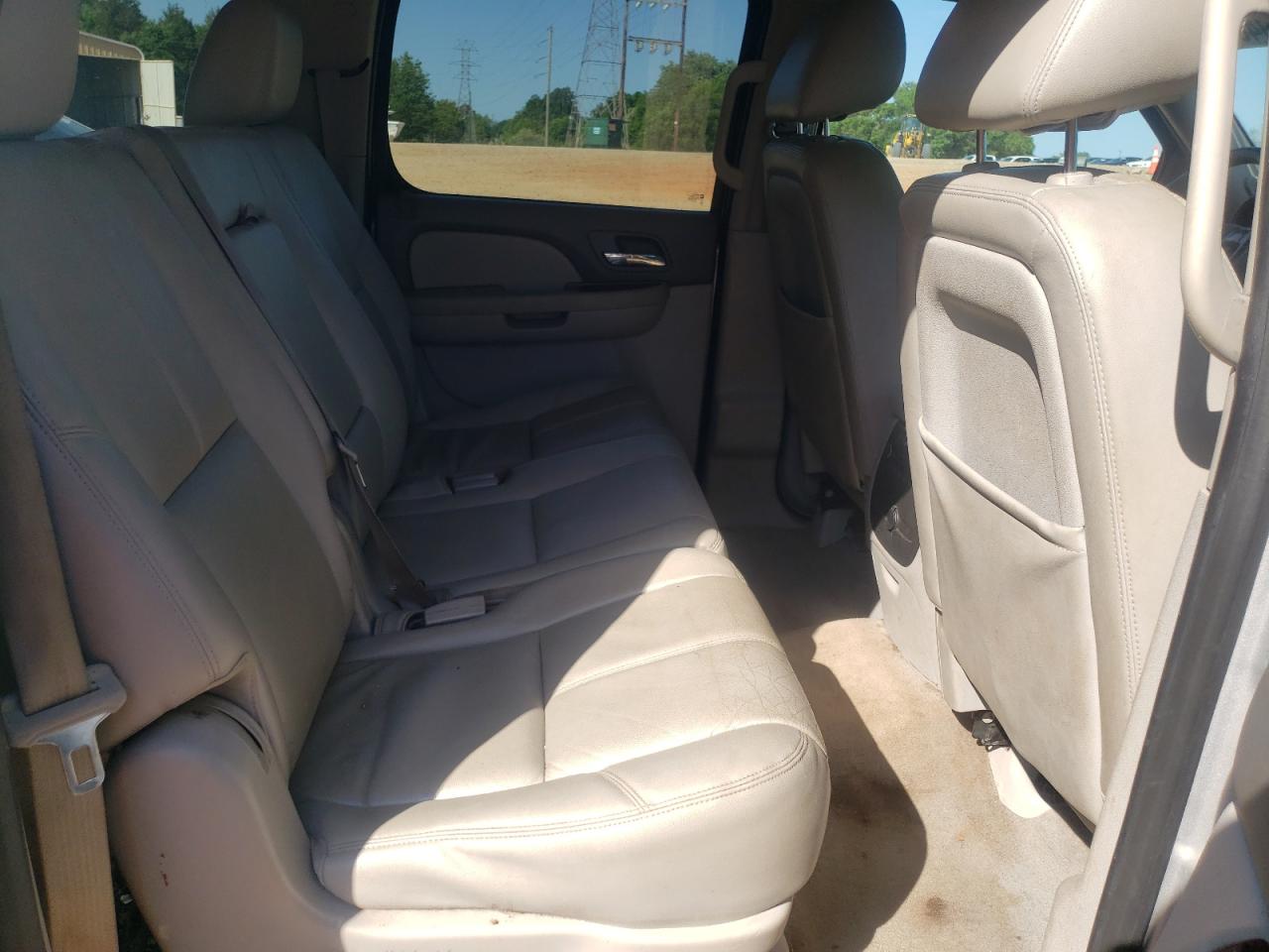 Photo 6 from auction – 2014 CHEVROLET SUBURBAN C with VIN 1GNSCJE02ER109214