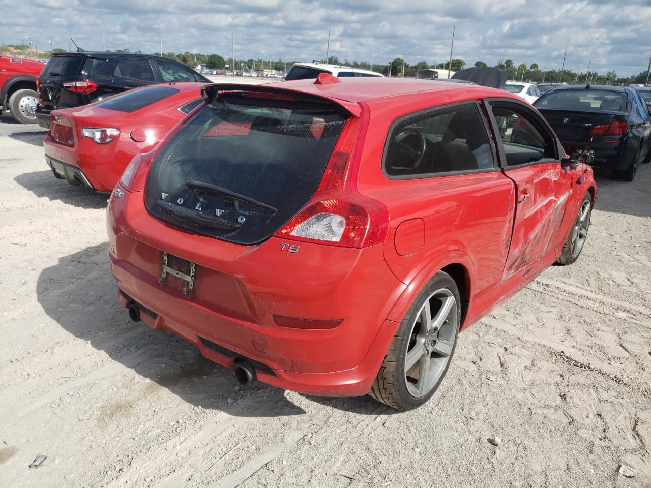 Photo 4 from auction – 2012 VOLVO C30 T5 with VIN YV1672MKXC2280395
