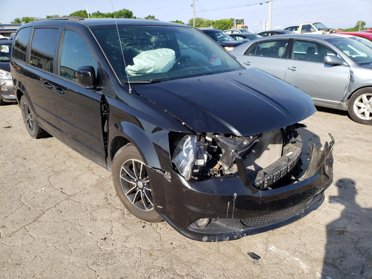 DODGE GRAND CARA 2017 with VIN 2C4RDGEG6HR700133 - Photo from auction