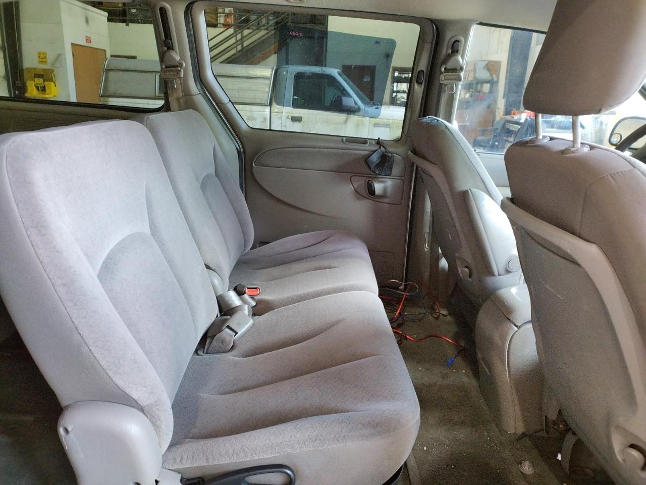 Photo 6 from auction – 2002 DODGE GRAND CARA with VIN 2B8GP74L52R500330