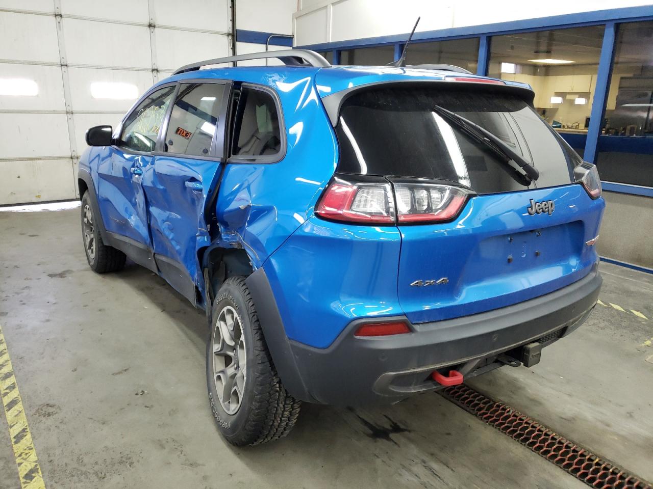 Photo 3 from auction – 2020 JEEP CHEROKEE T with VIN 1C4PJMBX7LD597349