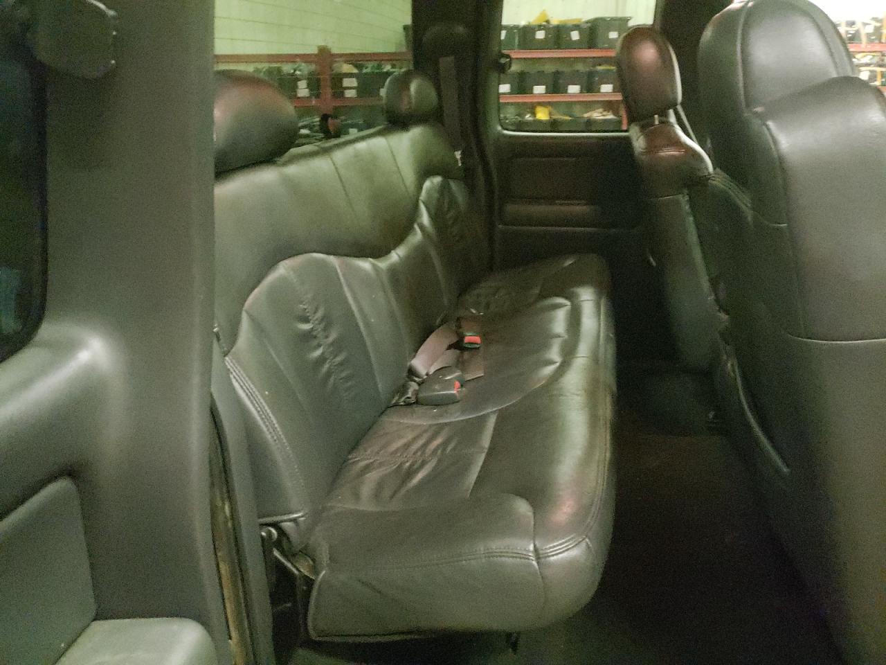 Photo 6 from auction – 2001 CHEVROLET SILVERADO with VIN 2GCEK19T111298468