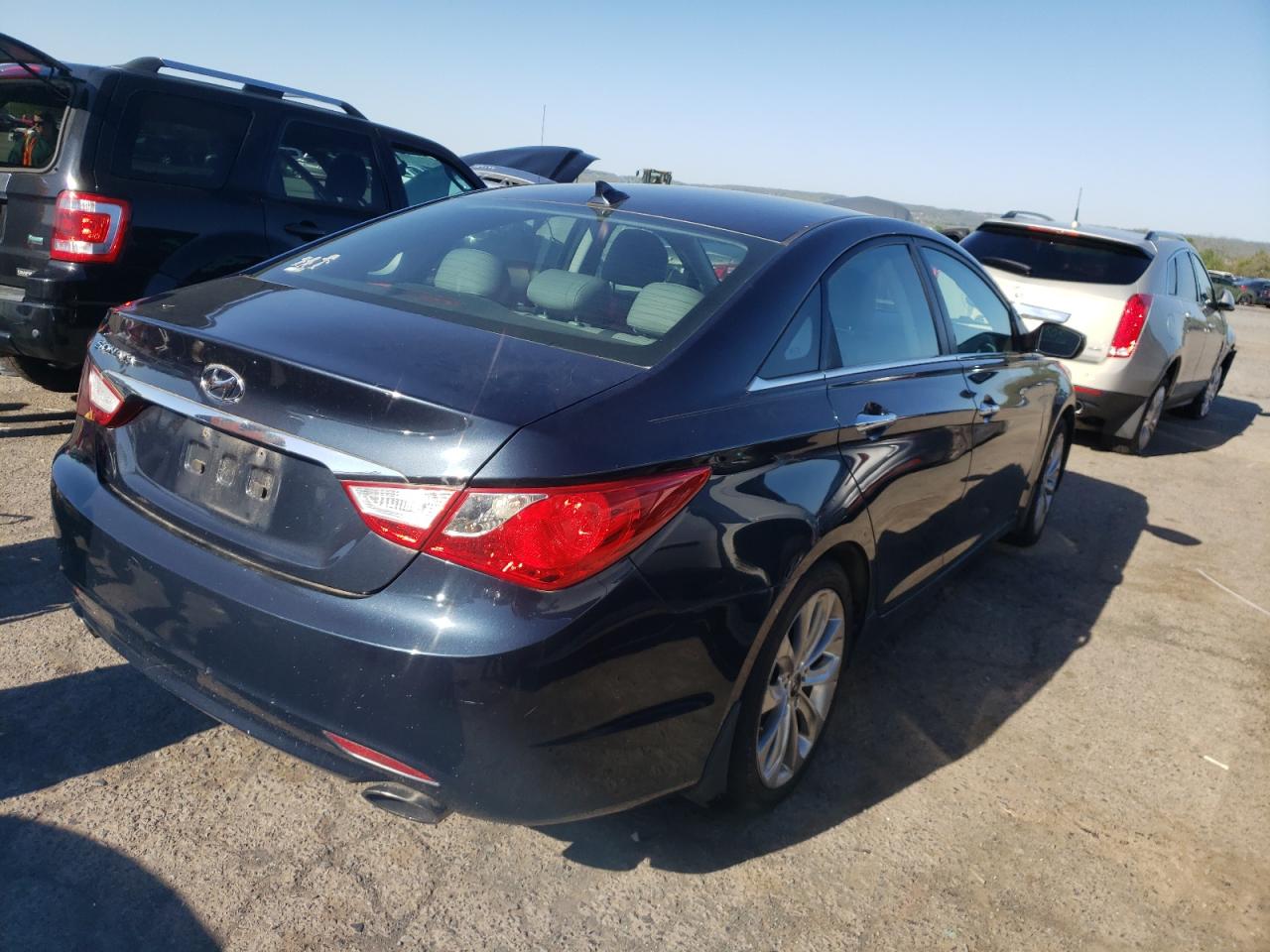 Photo 4 from auction – 2012 HYUNDAI SONATA SE with VIN 5NPEC4AC1CH389722