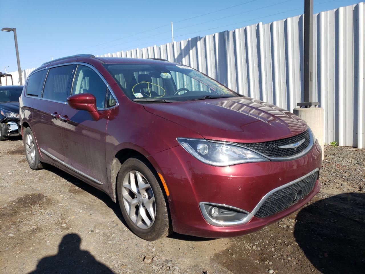 CHRYSLER PACIFICA T 2018 with VIN 2C4RC1EG5JR197667 - Photo from auction