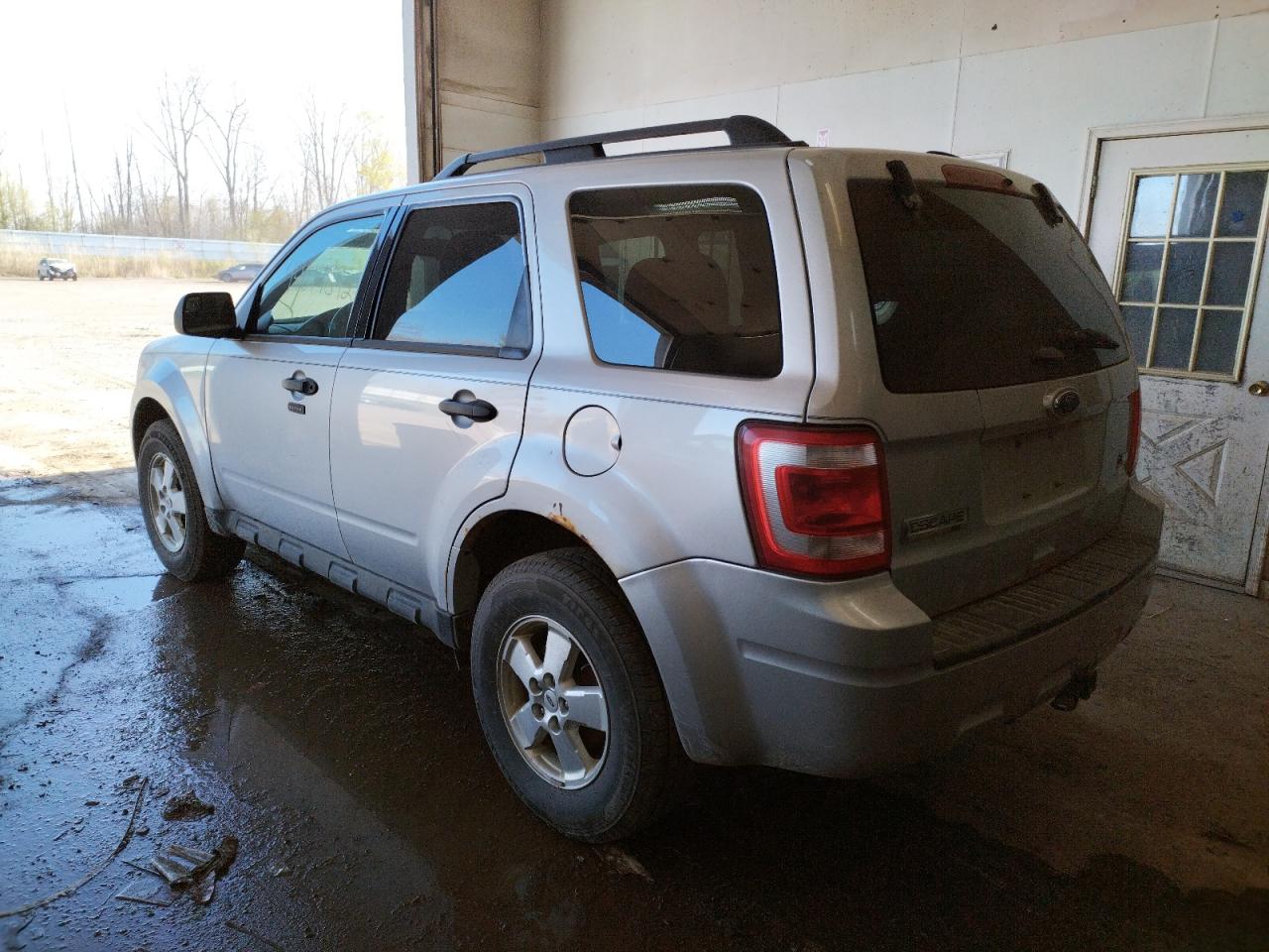 Photo 3 from auction – 2011 FORD ESCAPE XLT with VIN 1FMCU9DG5BKA49145