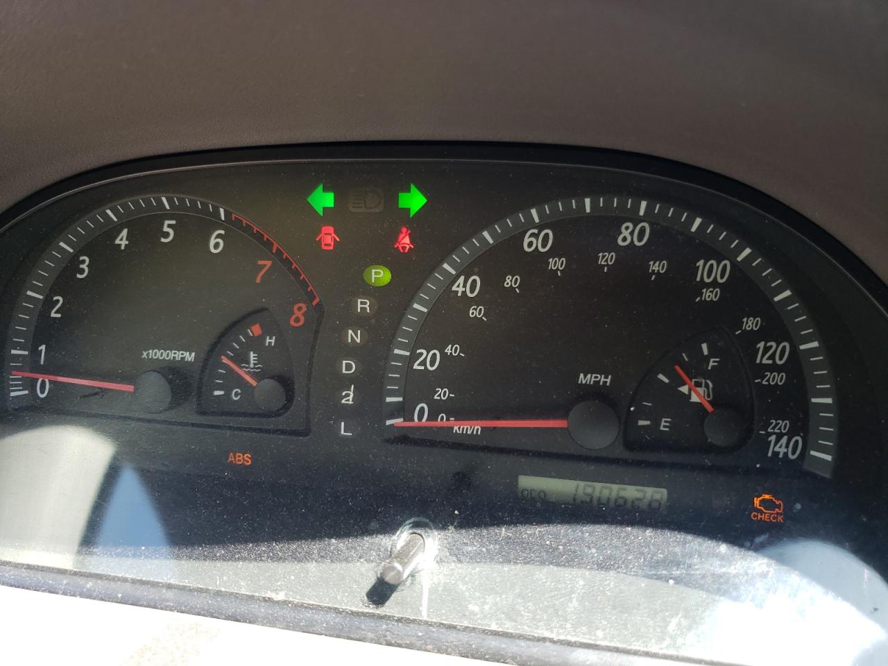 Photo 8 from auction – 2003 TOYOTA CAMRY LE with VIN 4T1BE32K43U697160
