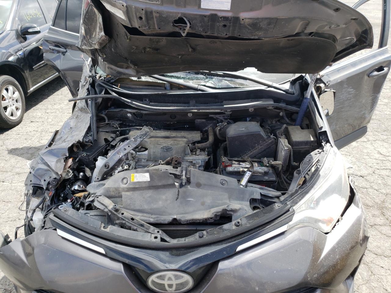 Photo 7 from auction – 2017 TOYOTA RAV4 XLE with VIN 2T3WFREV6HW344280
