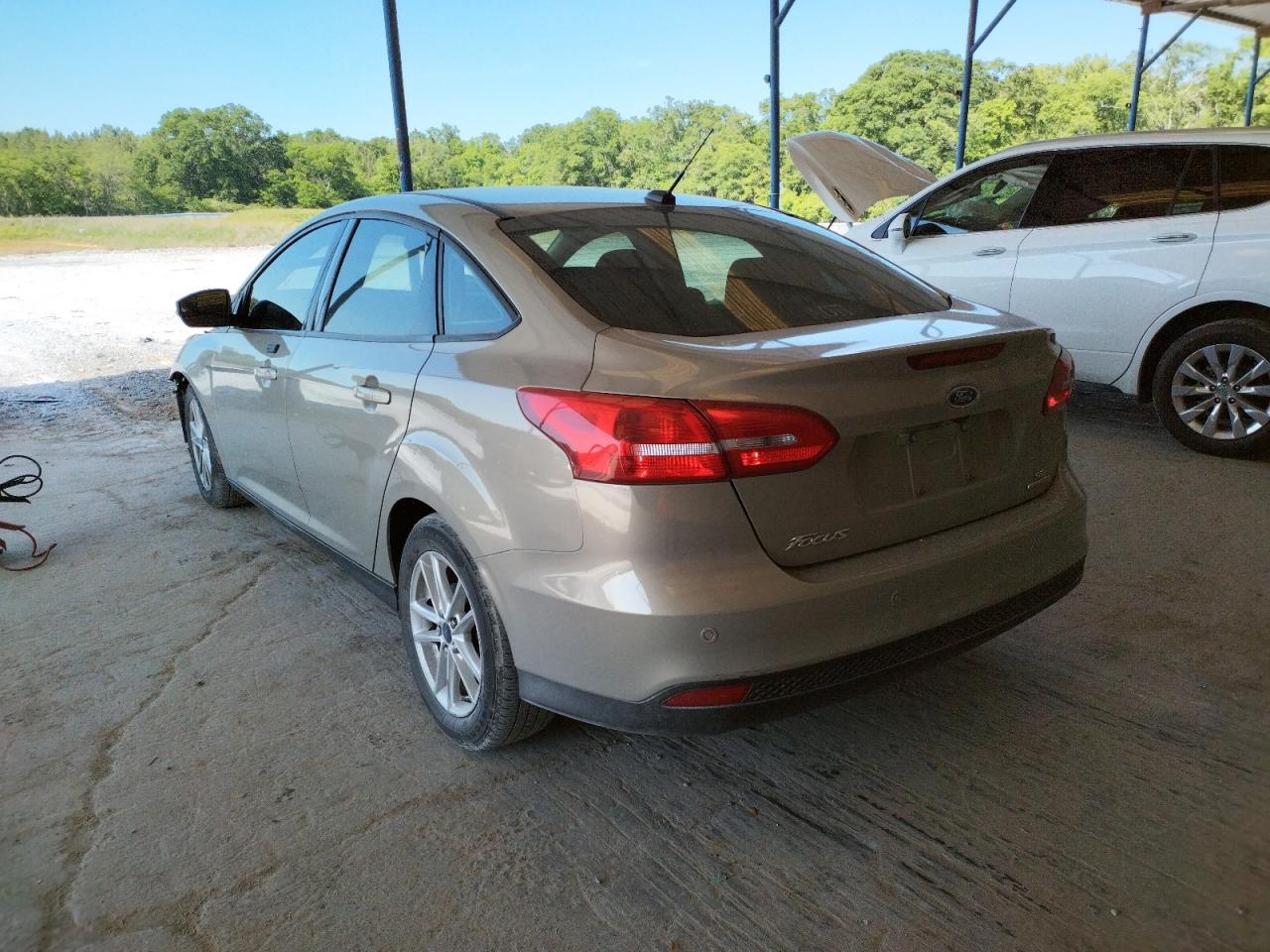 Photo 3 from auction – 2016 FORD FOCUS SE with VIN 1FADP3F2XGL265949