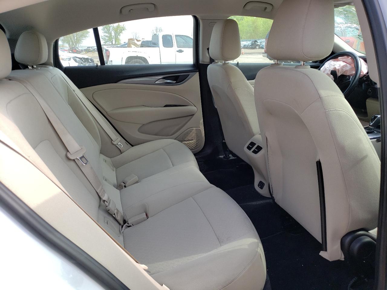 Photo 6 from auction – 2018 BUICK REGAL PREF with VIN W04GL6SX9J1121067