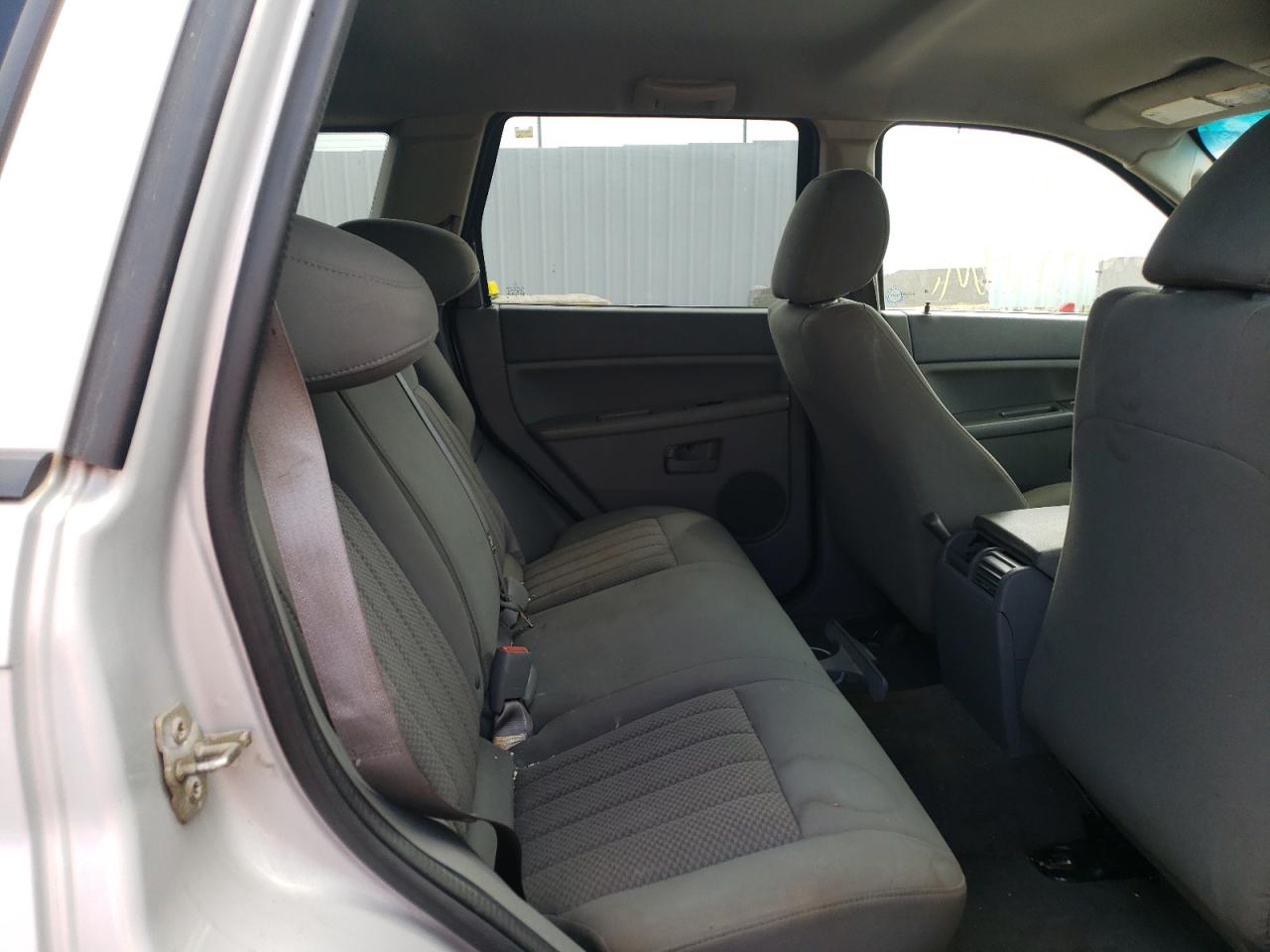 Photo 6 from auction – 2005 JEEP GRAND CHER with VIN 1J4GR48K25C710034