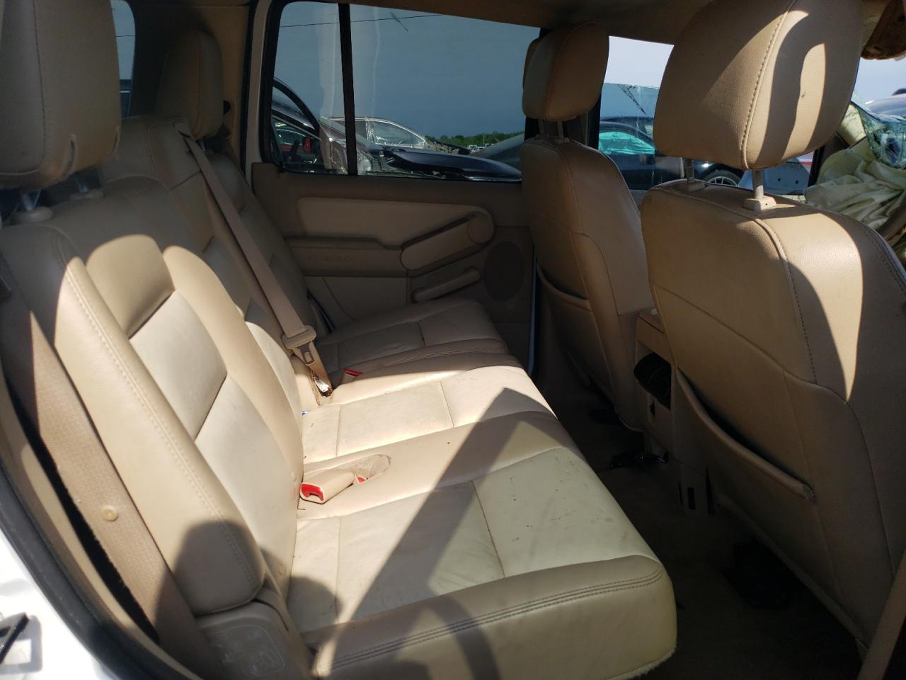 Photo 16 from auction – 2006 FORD EXPLORER E with VIN 1FMEU748X6UA34947