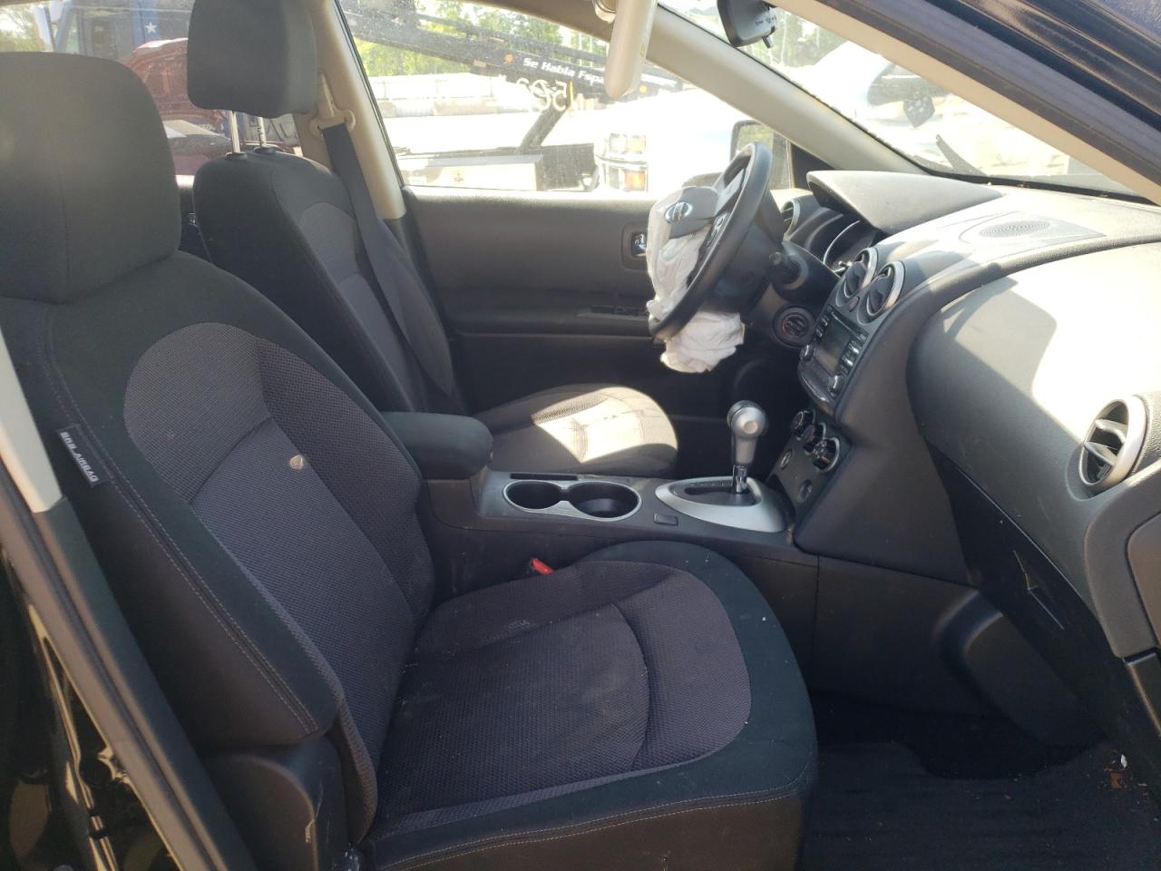 Photo 5 from auction – 2013 NISSAN ROGUE S with VIN JN8AS5MT4DW016953