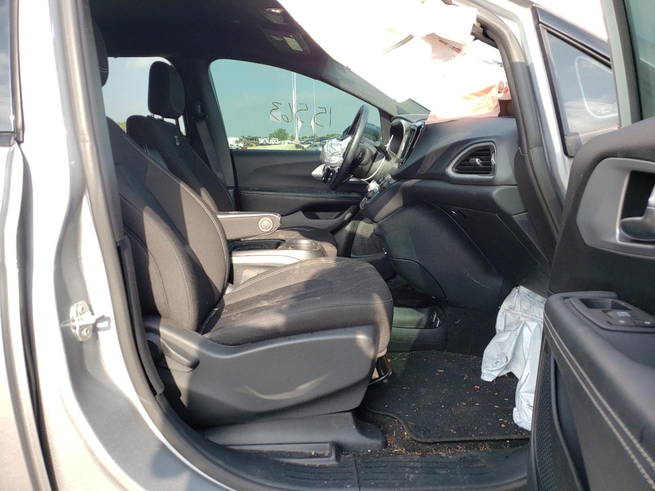Photo 5 from auction – 2020 CHRYSLER PACIFICA T with VIN 2C4RC1FG7LR150772