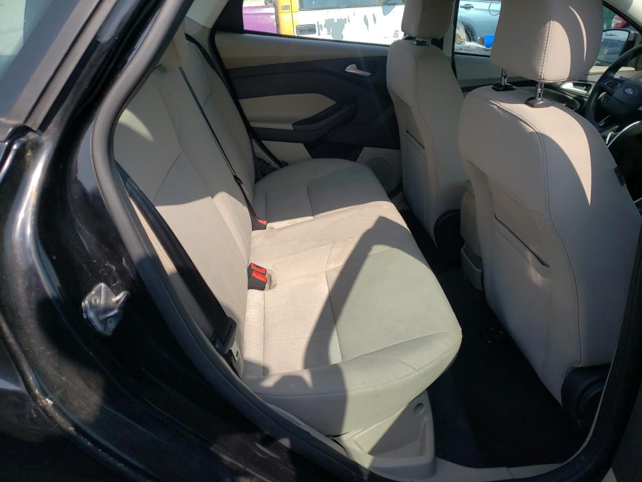 Photo 6 from auction – 2015 FORD FOCUS SE with VIN 1FADP3F2XFL226857