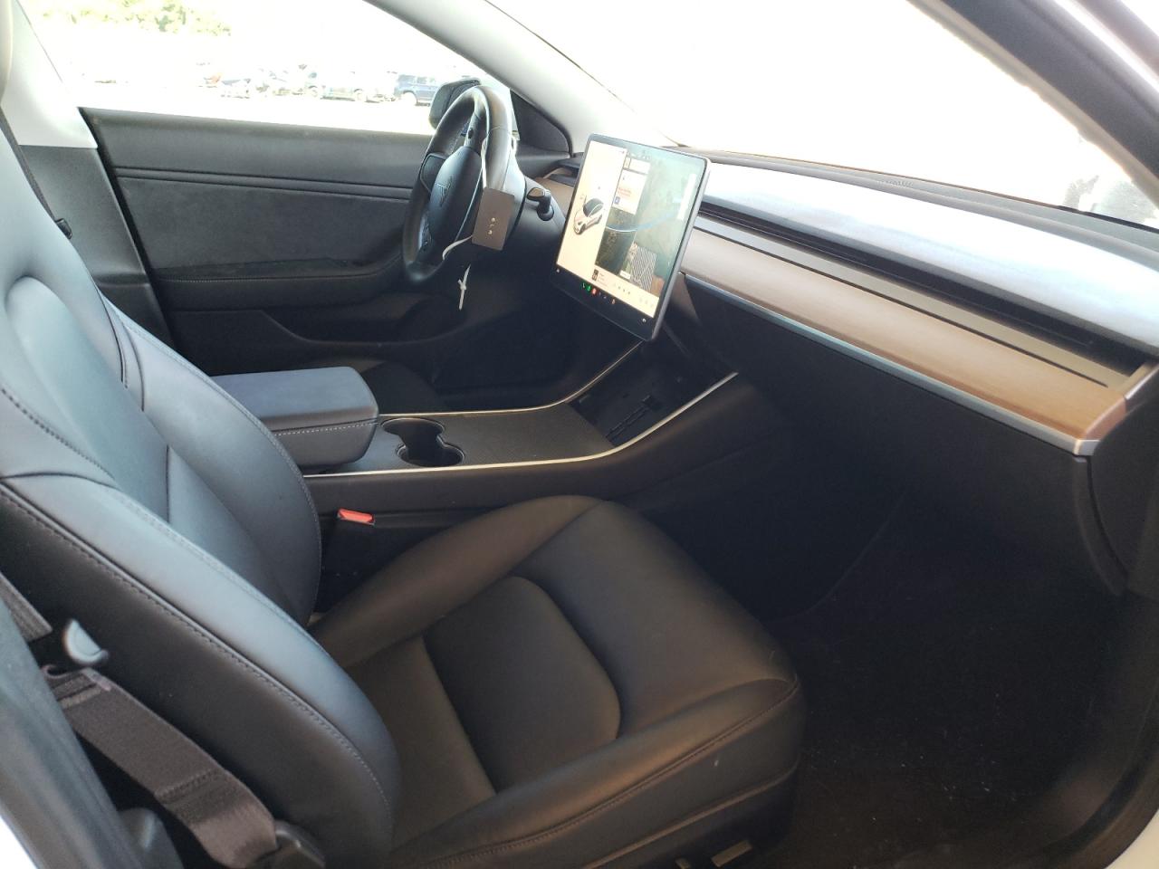 Photo 17 from auction – 2018 TESLA MODEL 3 with VIN 5YJ3E1EA0JF039048