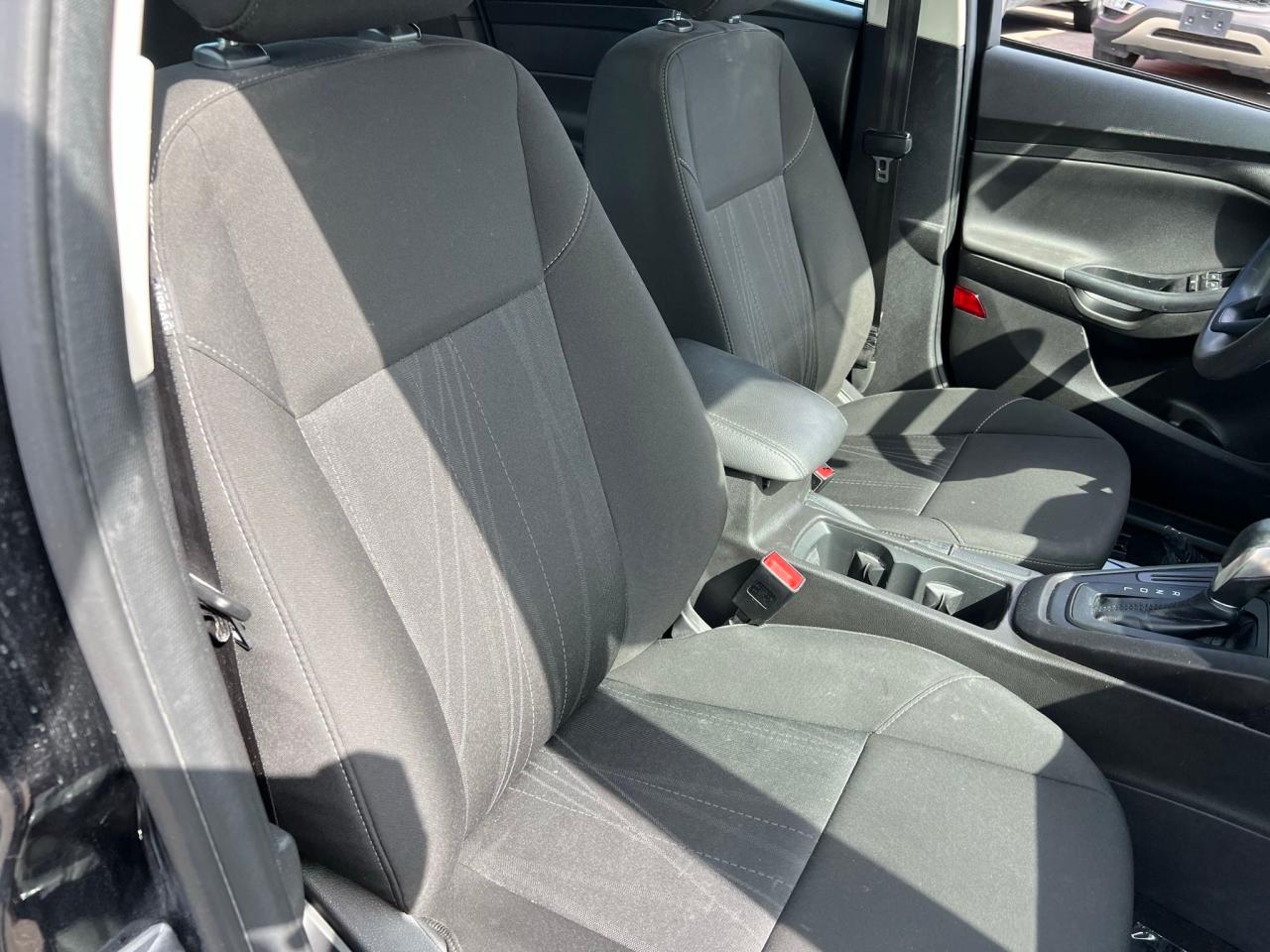 Photo 5 from auction – 2016 FORD FOCUS SE with VIN 1FADP3F28GL215843