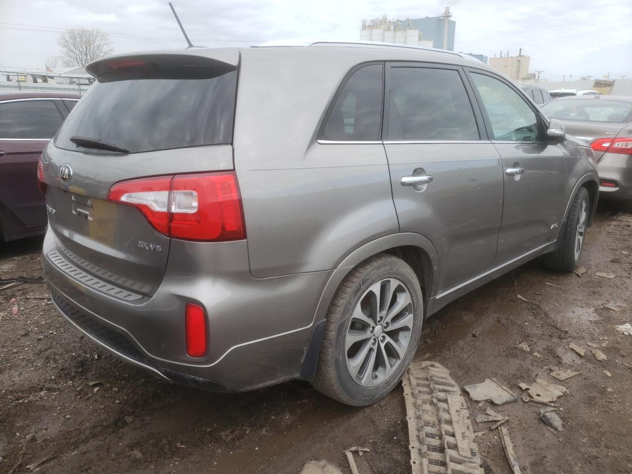 Photo 4 from auction – 2015 KIA SORENTO SX with VIN 5XYKWDA71FG605898