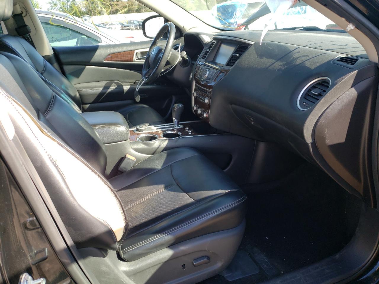 Photo 5 from auction – 2014 NISSAN PATHFINDER with VIN 5N1AR2MM0EC730947