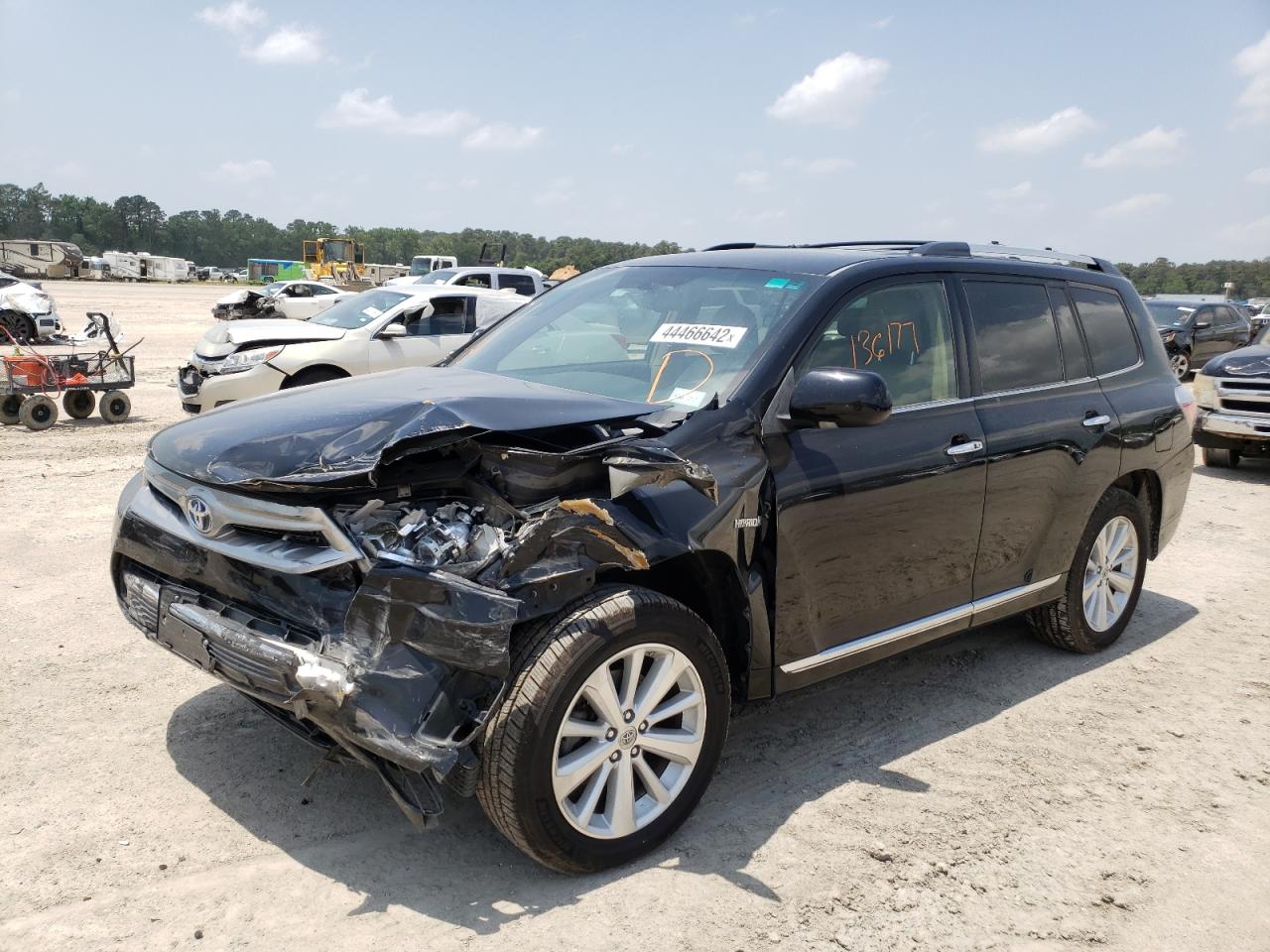 Photo 2 from auction – 2011 TOYOTA HIGHLANDER with VIN JTEDC3EH7B2002548