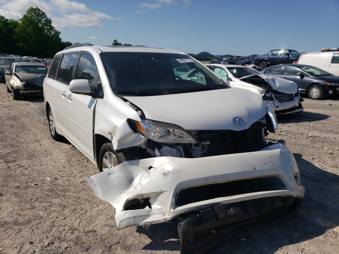 TOYOTA SIENNA XLE 2012 with VIN 5TDYK3DC9CS260952 - Photo from auction