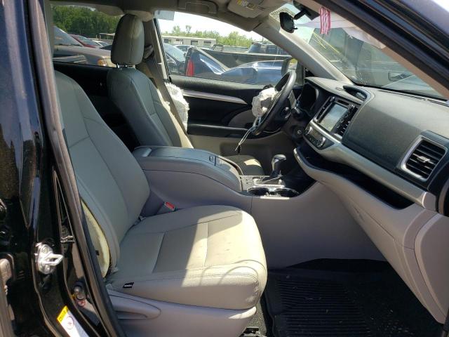 Фото 5 с аукциона – 2018 TOYOTA HIGHLANDER с VIN 5TDZZRFH0JS257821