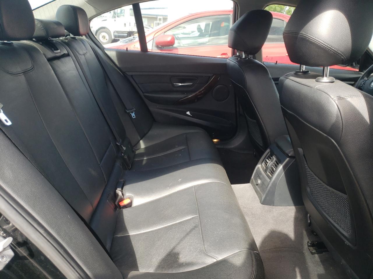 Photo 6 from auction – 2015 BMW 328 I with VIN WBA3A5G56FNS85353