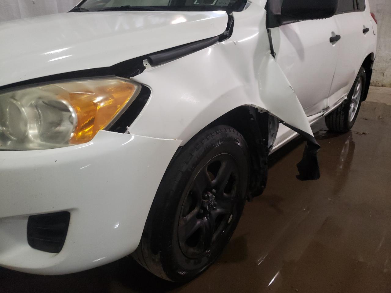 Photo 9 from auction – 2010 TOYOTA RAV4 with VIN JTMBF4DV3AD026462