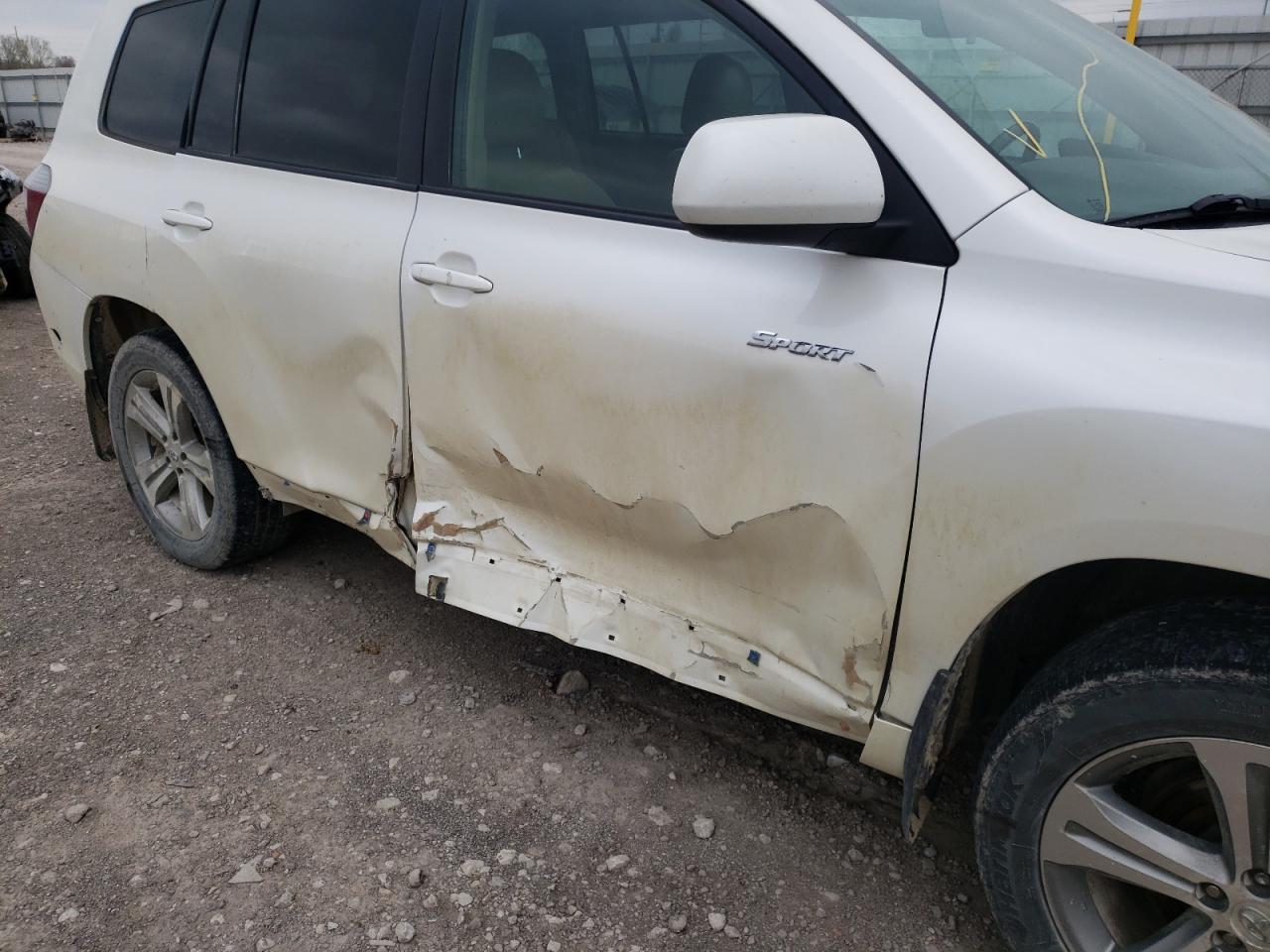 Photo 9 from auction – 2010 TOYOTA HIGHLANDER with VIN 5TDEK3EH3AS001237