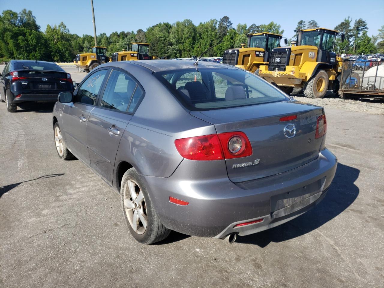 Photo 3 from auction – 2006 MAZDA 3 I with VIN JM1BK32FX61481299