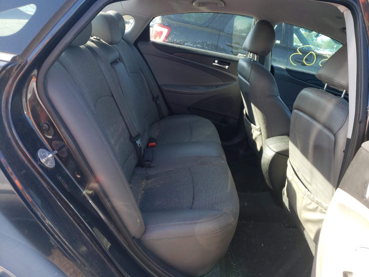Photo 6 from auction – 2012 HYUNDAI SONATA SE with VIN 5NPEC4AC1CH389722