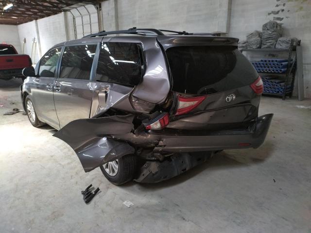 Photo 3 from auction – 2017 TOYOTA SIENNA XLE with VIN 5TDYZ3DCXHS779933