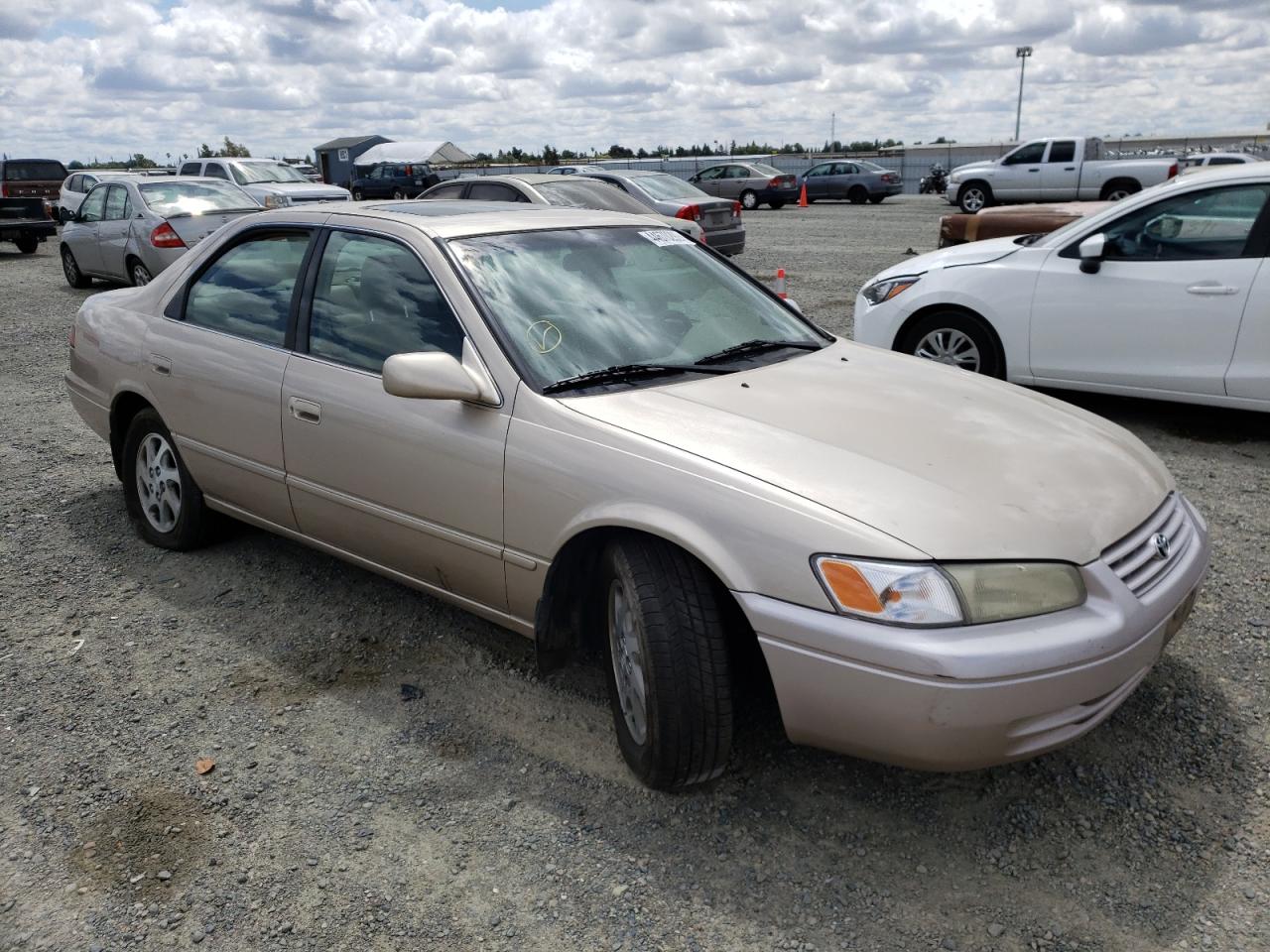 TOYOTA CAMRY LE 1997 with VIN JT2BF22K0V0081356 - Photo from auction
