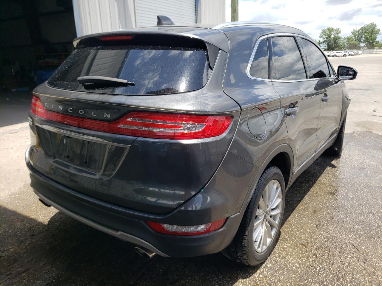 Photo 4 from auction – 2019 LINCOLN MKC with VIN 5LMCJ1C92KUL18894