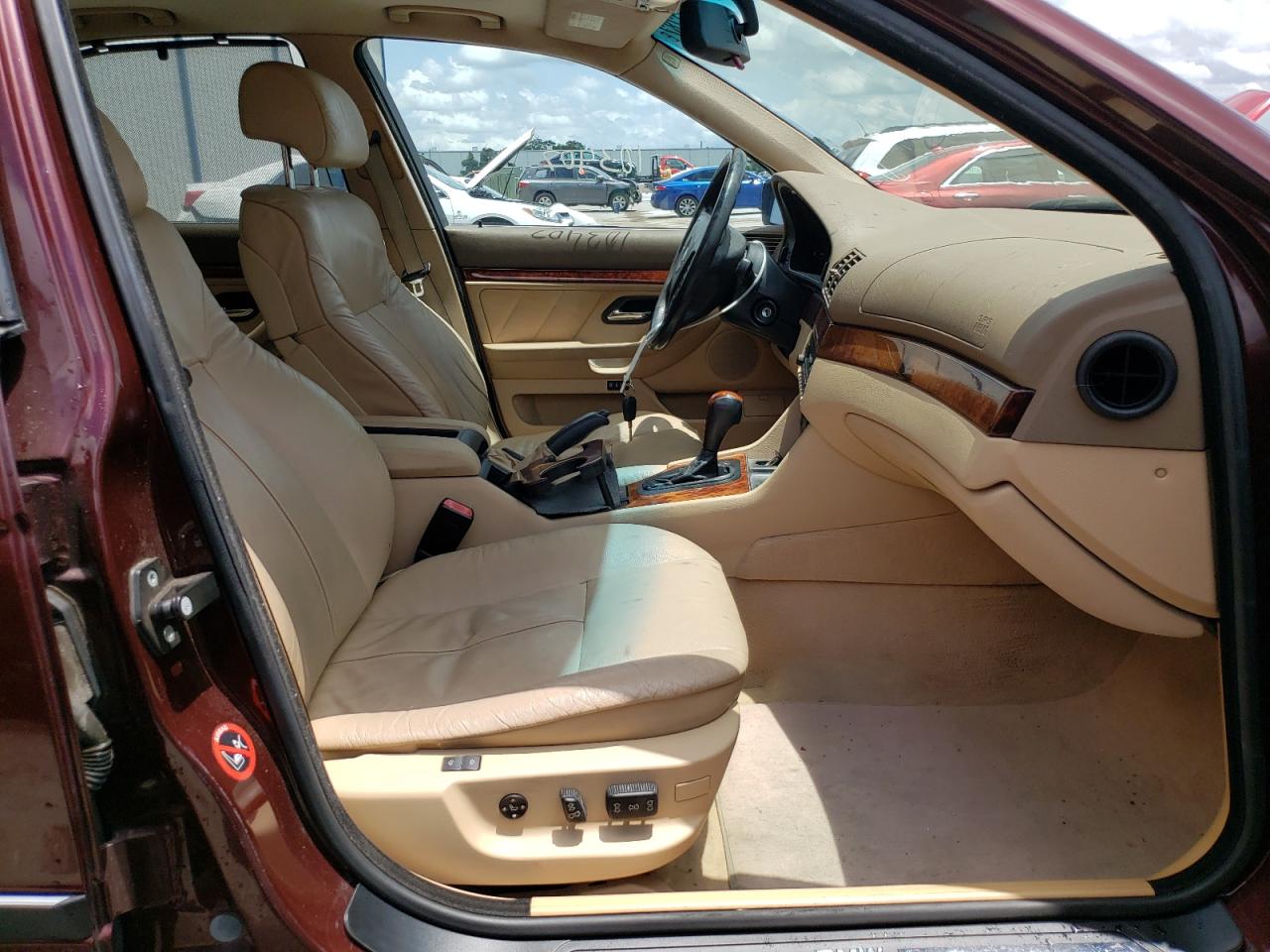 Photo 5 from auction – 1998 BMW 528 I AUTO with VIN WBADD6323WBW46911