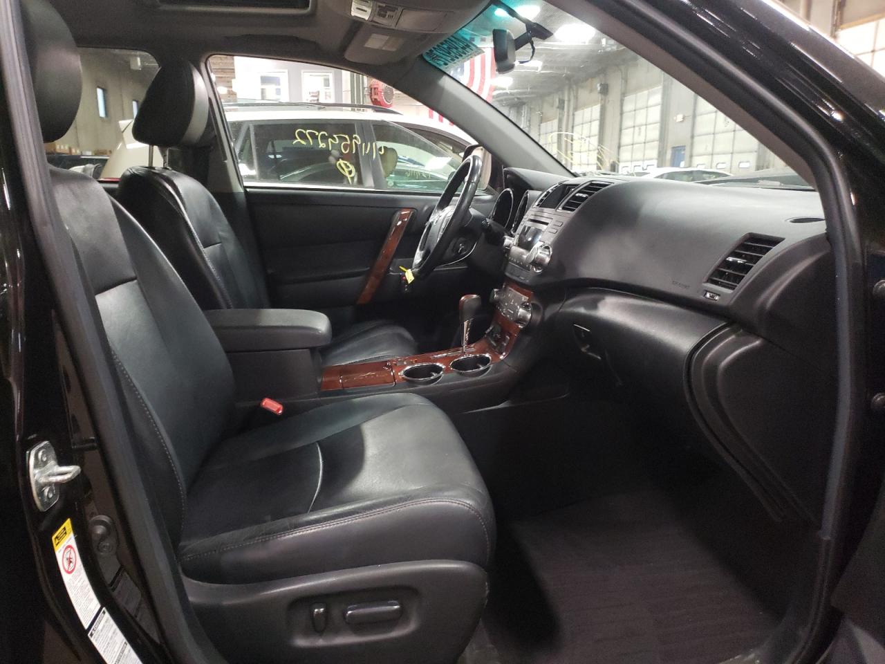 Photo 5 from auction – 2011 TOYOTA HIGHLANDER with VIN 5TDDK3EH2BS063371