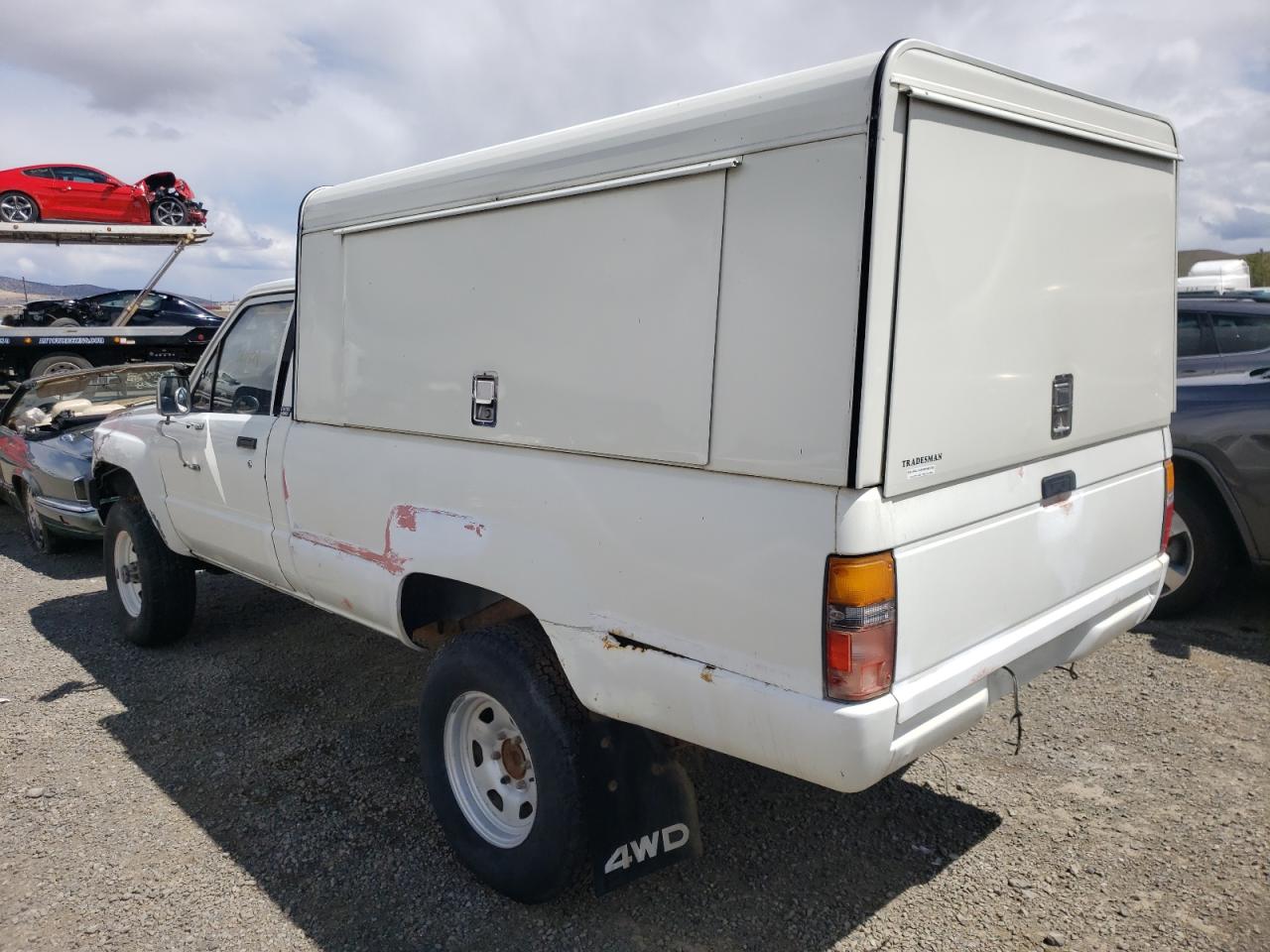 Photo 3 from auction – 1984 TOYOTA PICKUP RN6 with VIN JT4RN65D0E5015941