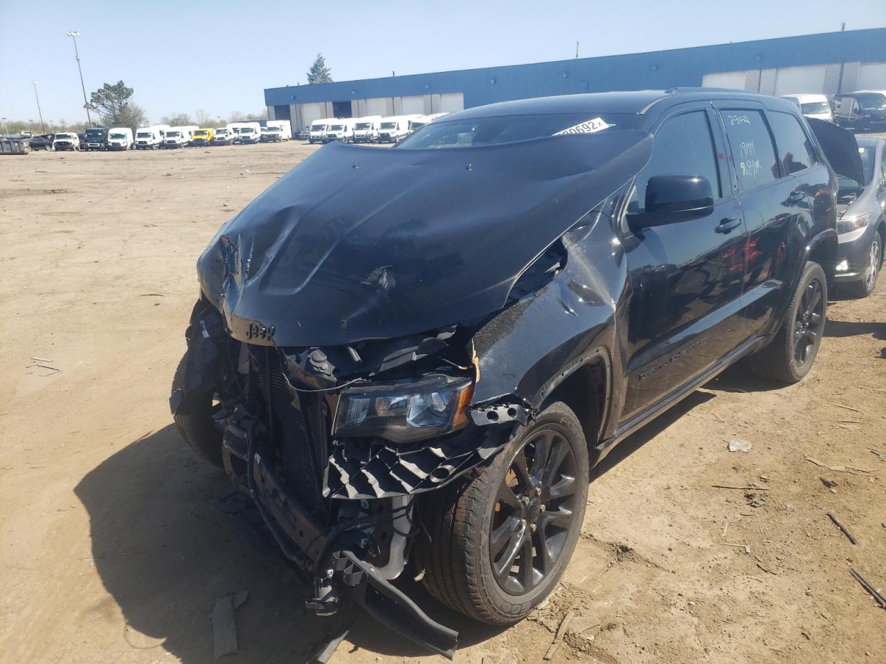 Photo 2 from auction – 2018 JEEP GRAND CHER with VIN 1C4RJFAG7JC189684