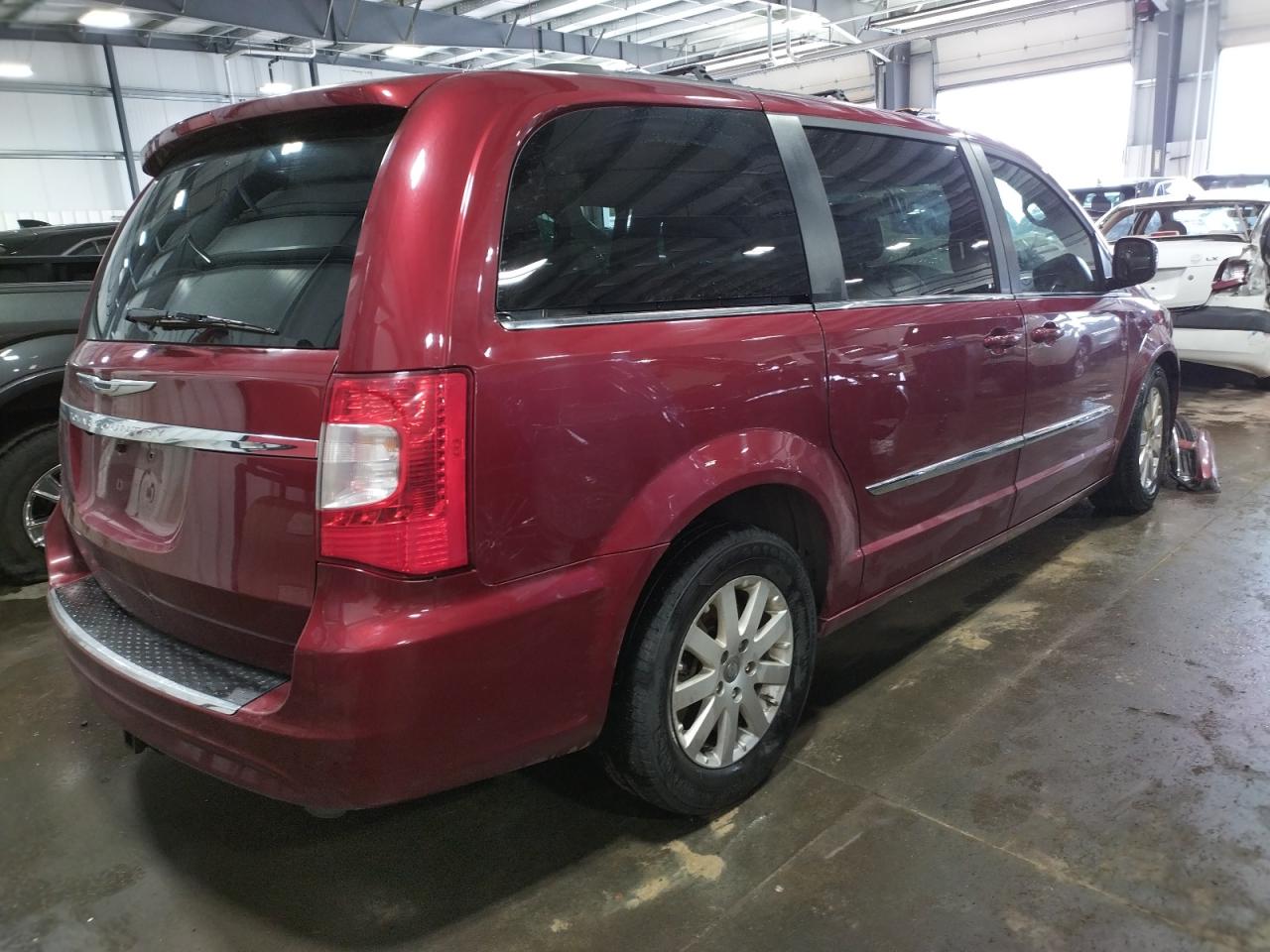 Photo 4 from auction – 2013 CHRYSLER TOWN & COU with VIN 2C4RC1BG5DR563815