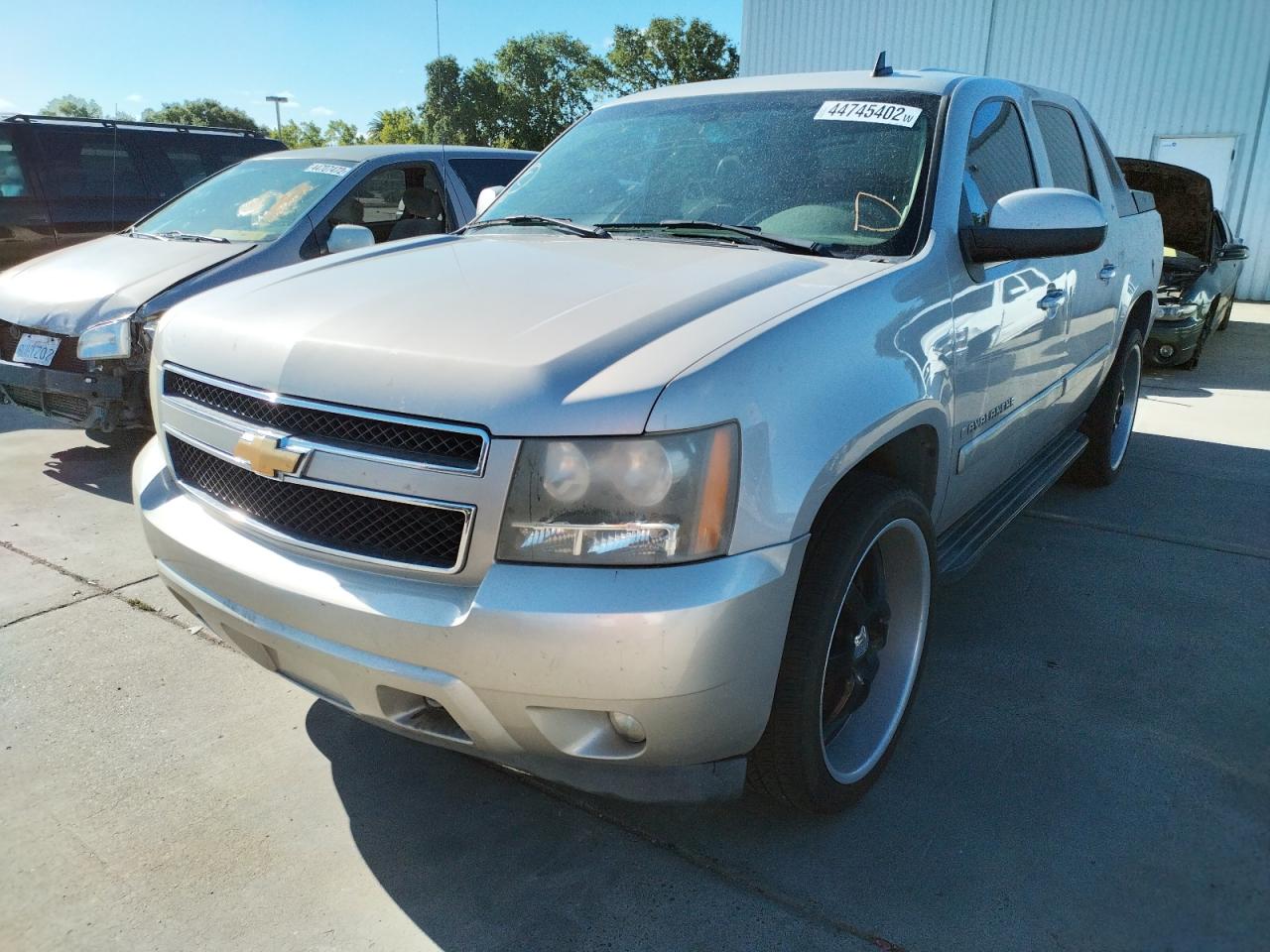 Photo 2 from auction – 2007 CHEVROLET AVALANCHE with VIN 3GNFK12367G193513