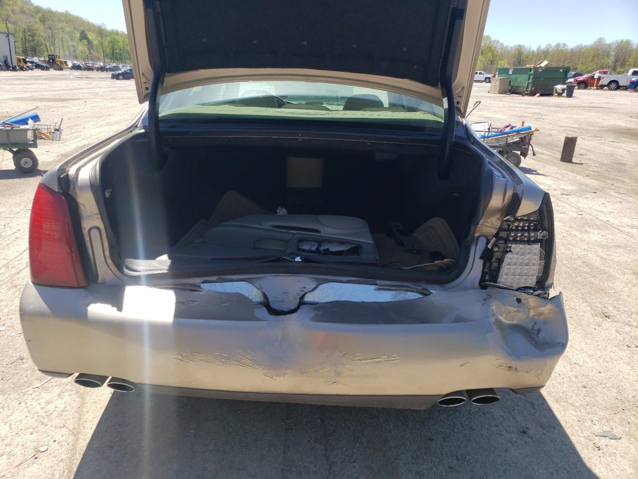 Photo 9 from auction – 2003 CADILLAC DEVILLE with VIN 1G6KD54Y53U276510
