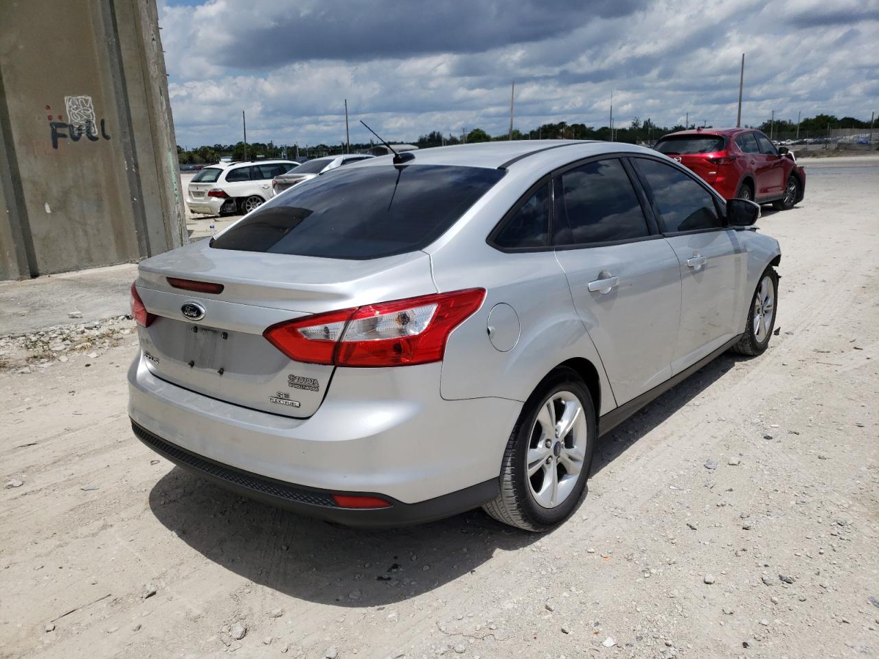 Photo 4 from auction – 2014 FORD FOCUS SE with VIN 1FADP3F24EL115266