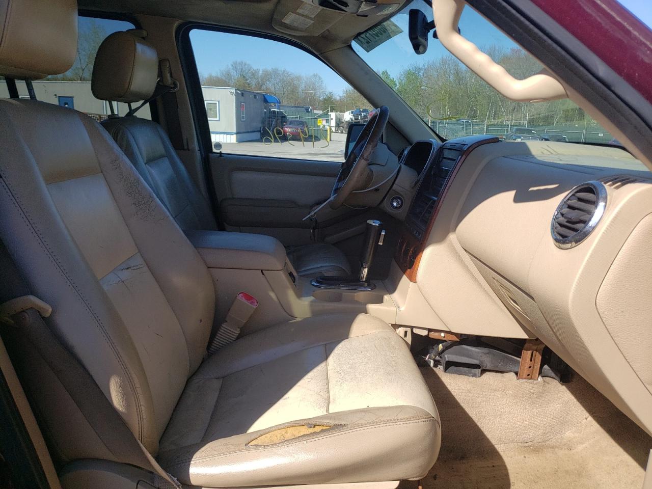 Photo 5 from auction – 2006 FORD EXPLORER E with VIN 1FMEU74816ZA10605