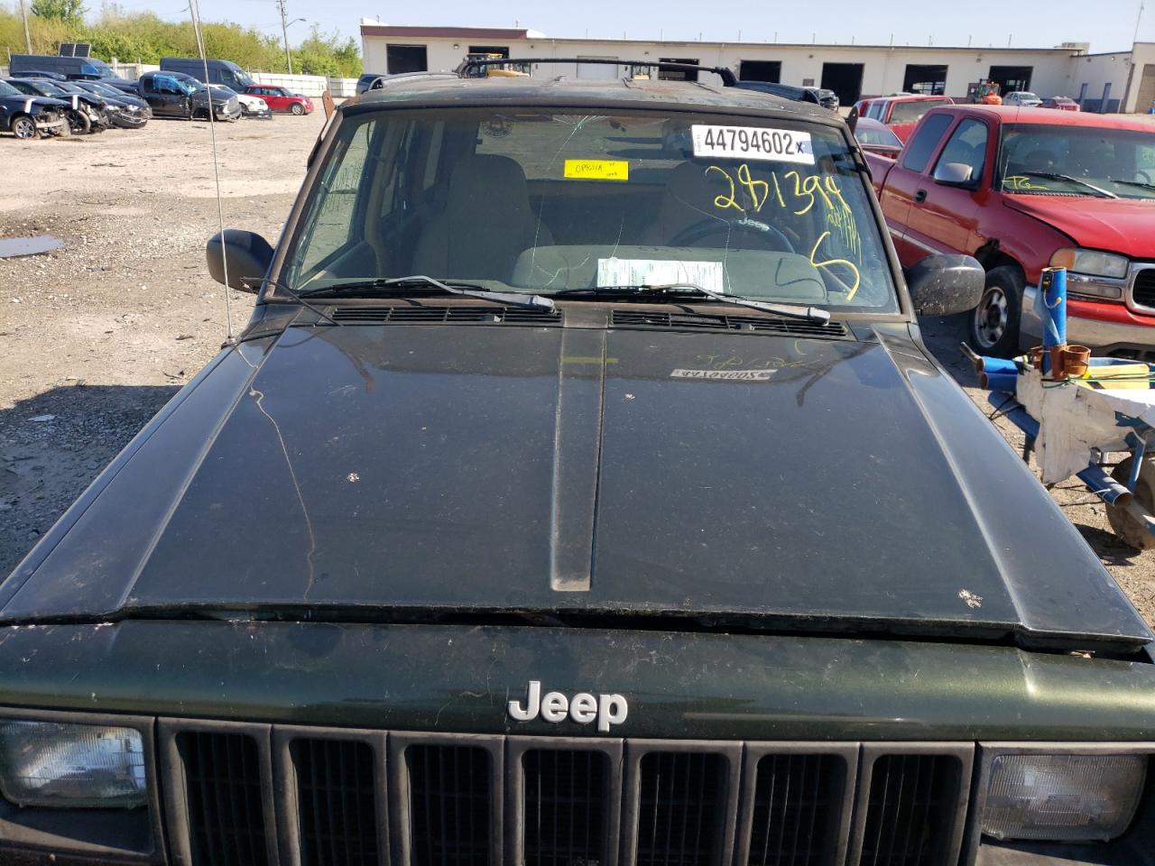 Photo 7 from auction – 1998 JEEP CHEROKEE S with VIN 1J4FJ68S0WL281394